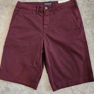 American Eagle Next Level Flex Maroon Knee Classic Shorts Size 28